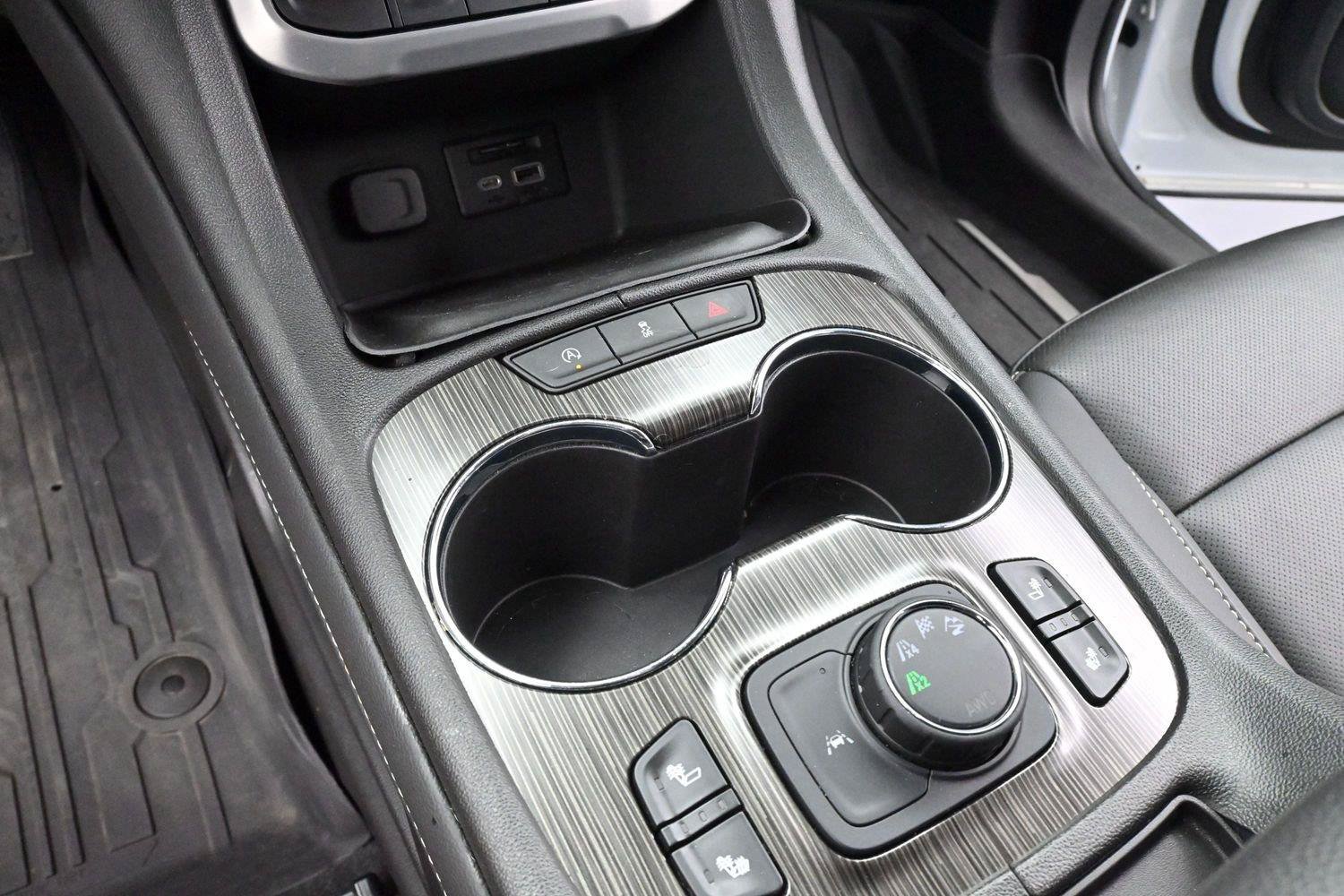 Used 2023 GMC Acadia SLT w/ LPO, Floor Liner Package AWD/4WD image 19