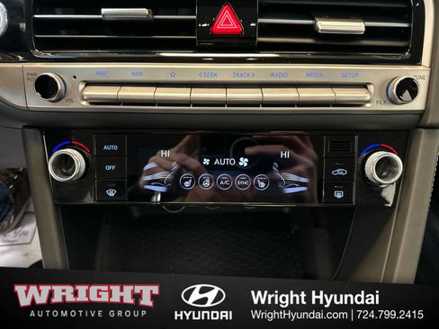 Used 2025 Genesis G70 2.5T AWD/4WD image 28