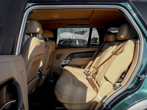 New 2026 Land Rover Range Rover Long Wheelbase SE AWD/4WD image 16
