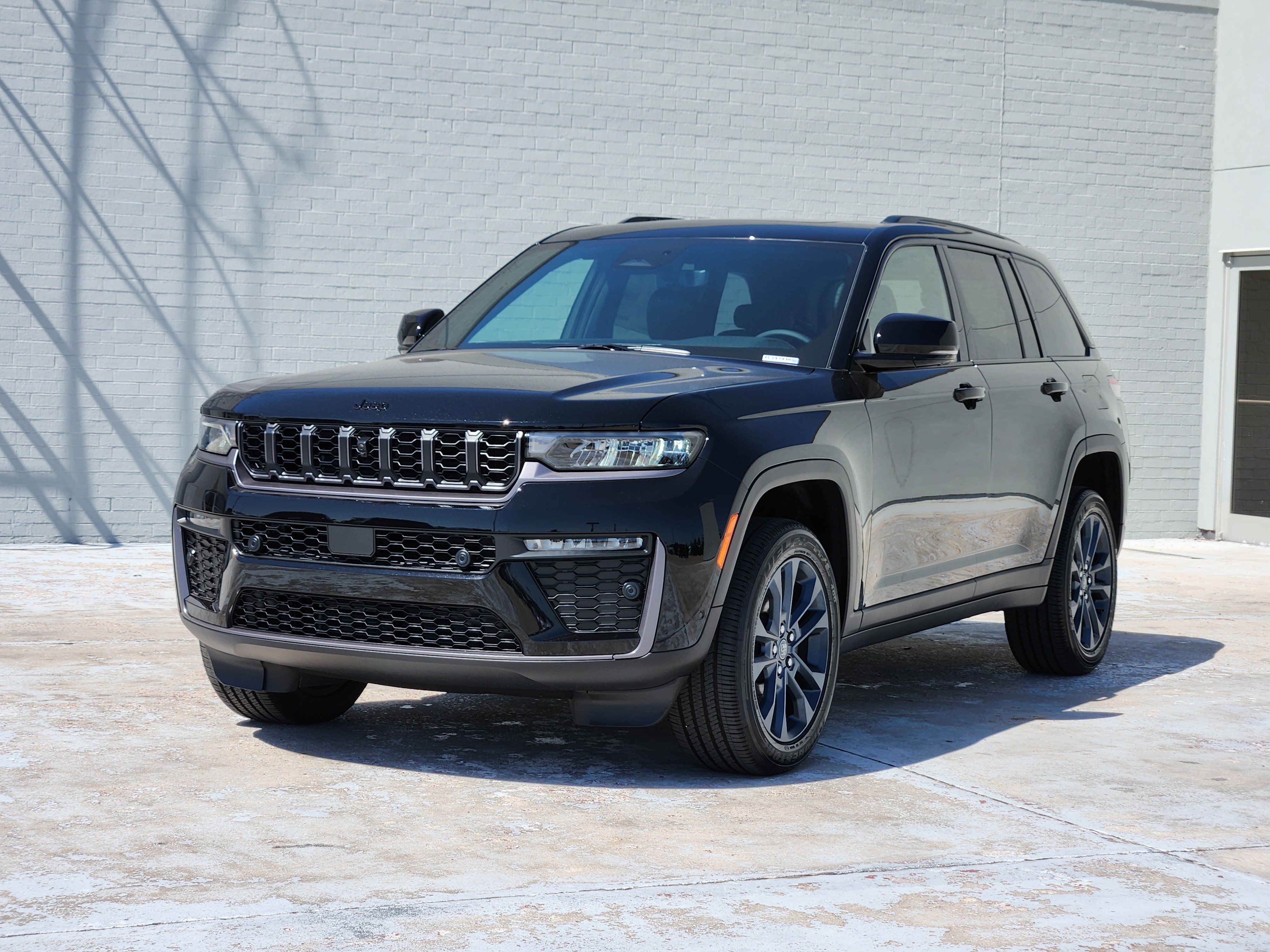 New 2026 Jeep Grand Cherokee Limited AWD/4WD image 2