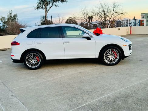 Used 2015 Porsche Cayenne Turbo image 67