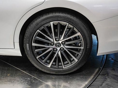 Used 2025 Lexus ES 300h w/ Premium Package FWD image 10