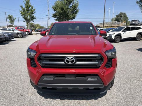 Used 2024 Toyota Tacoma SR5 AWD/4WD image 2