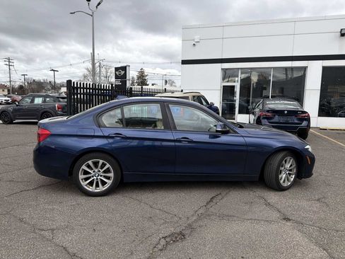 Used 2018 BMW 320i xDrive Sedan w/ Convenience Package image 6