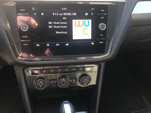 Used 2018 Volkswagen Tiguan SEL image 11