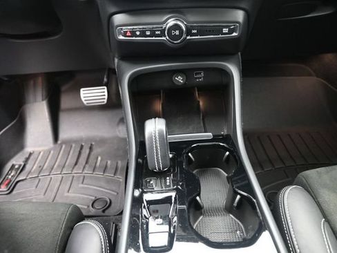 Used 2021 Volvo XC40 T4 R-Design w/ Protection Package Premier FWD image 13