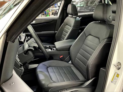 New 2026 Volkswagen Atlas Cross Sport SEL image 11