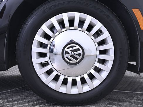 Used 2015 Volkswagen Beetle 1.8T image 17