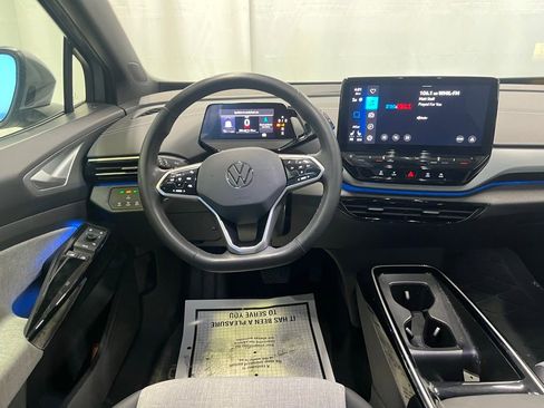 Used 2023 Volkswagen ID.4 Pro image 17