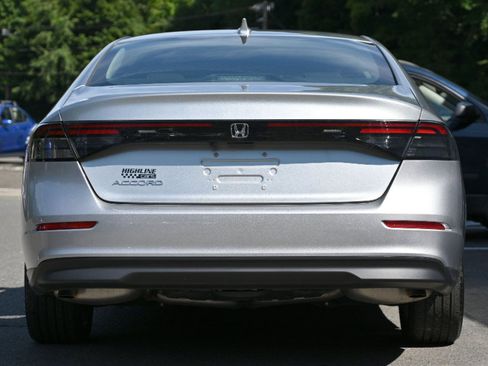 Used 2024 Honda Accord EX image 4