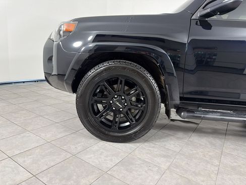 Used 2022 Toyota 4Runner SR5 Premium w/ Moonroof Package RWD image 26