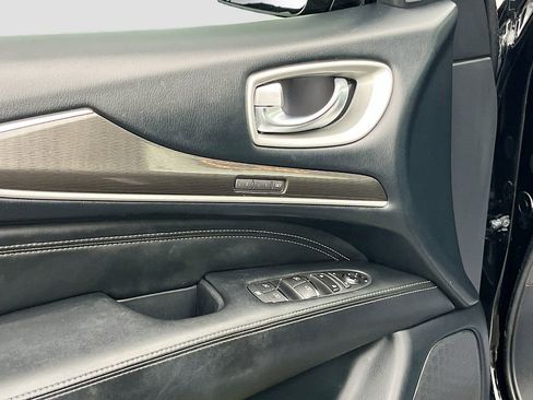 Used 2020 INFINITI QX60 Luxe w/ Essential Package FWD image 18