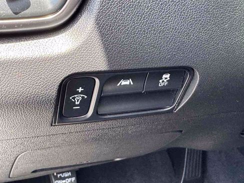 Used 2023 Kia Sorento LX FWD image 28