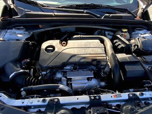 Used 2017 Chevrolet Malibu LT image 29