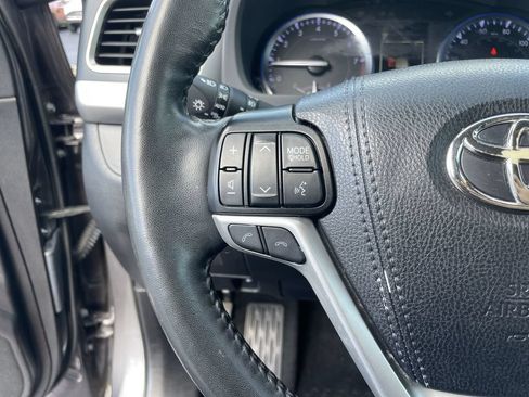 Used 2019 Toyota Highlander Limited Platinum AWD/4WD image 18