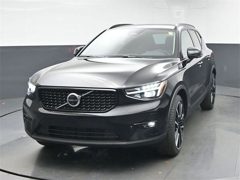 New 2026 Volvo XC40 B5 Ultra w/ Protection Package Premier image 3