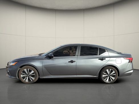 Used 2021 Nissan Altima 2.5 SV FWD image 4