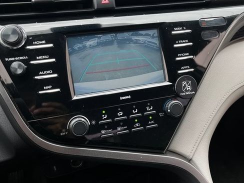 Used 2020 Toyota Camry LE FWD image 20