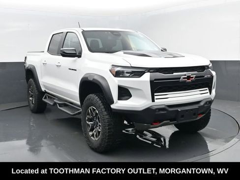 Used 2023 Chevrolet Colorado ZR2 AWD/4WD image 3