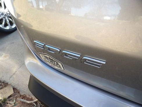 Used 2020 Ford Edge Titanium image 17