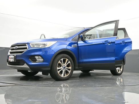 Used 2017 Ford Escape SE image 61