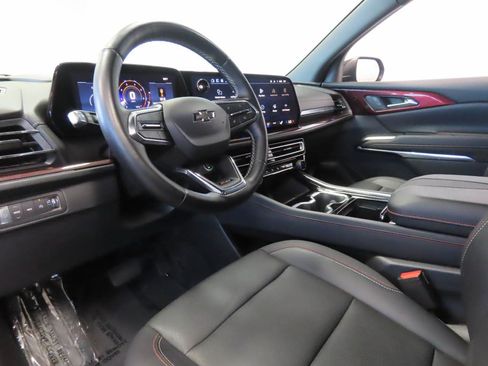 Used 2025 Chevrolet Traverse Z71 AWD/4WD image 9
