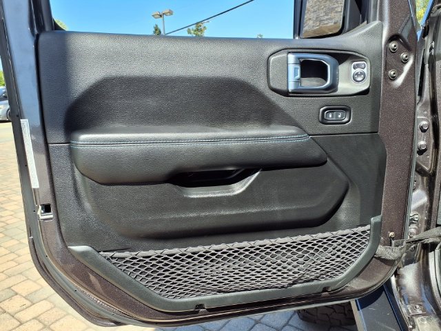 Used 2021 Jeep Wrangler Unlimited Rubicon 4xe w/ Cold Weather Group AWD/4WD image 18