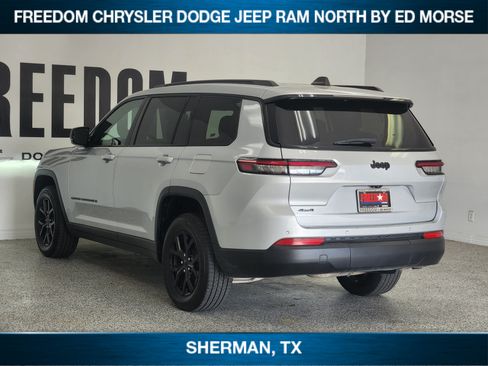 Used 2024 Jeep Grand Cherokee L Laredo AWD/4WD image 3