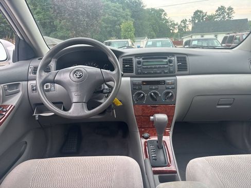 Used 2005 Toyota Corolla LE w/ Audio Value Pkg FWD image 7