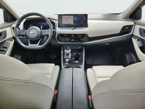 Used 2024 Nissan Rogue SL FWD image 9