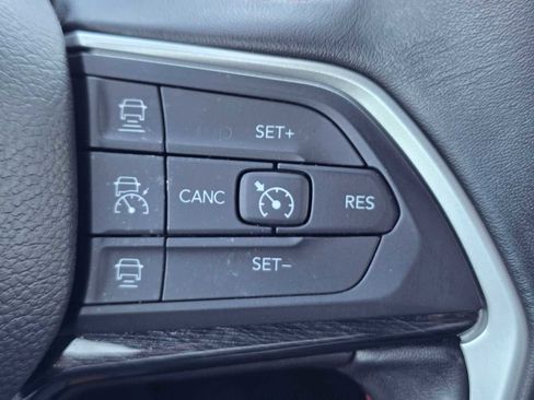Used 2022 Jeep Grand Cherokee Trailhawk AWD/4WD image 31