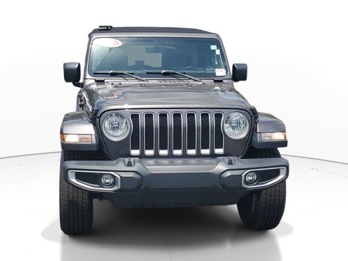 Used 2018 Jeep Wrangler Unlimited Sahara AWD/4WD image 2
