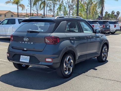 New 2025 Hyundai Venue Limited image 6