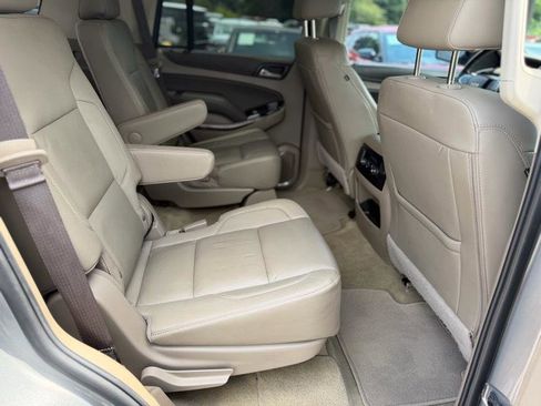 Used 2018 Chevrolet Tahoe LT w/ Luxury Package RWD image 39