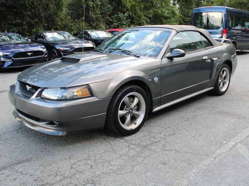 Used 2004 Ford Mustang GT RWD image 4