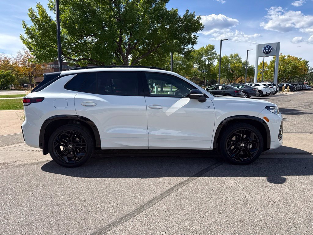Certified 2026 Volkswagen Tiguan SE R-Line AWD/4WD image 7