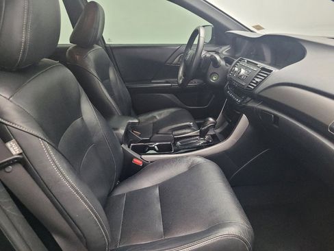 Used 2017 Honda Accord Sport image 21