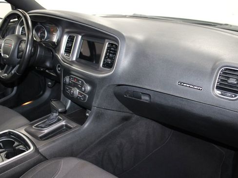 Used 2022 Dodge Charger SXT RWD image 26