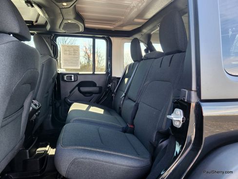 Used 2025 Jeep Wrangler Willys image 46