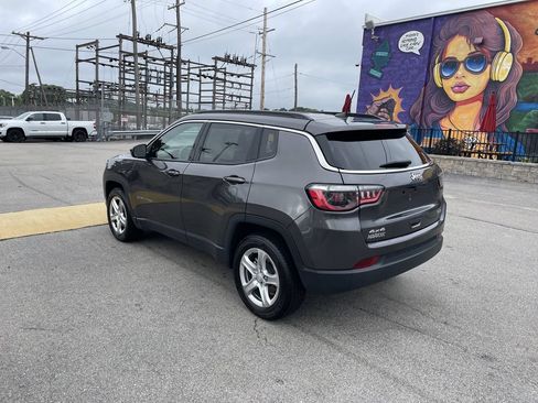 Used 2024 Jeep Compass Latitude AWD/4WD image 3