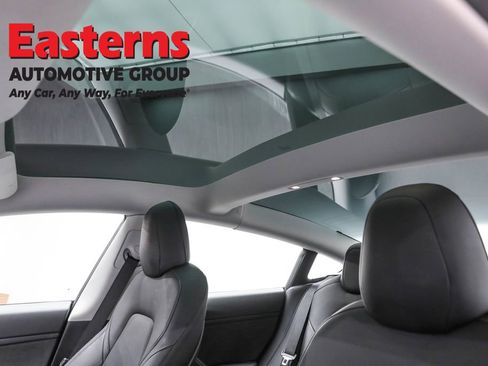 Used 2021 Tesla Model 3 Standard Range Plus image 31