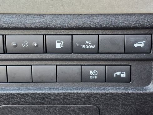 Used 2023 Mitsubishi Outlander SEL image 15