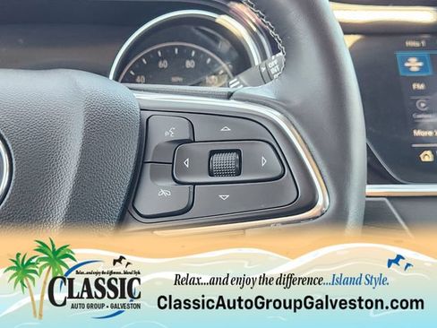 Used 2023 Buick Encore GX Essence w/ Experience Buick Package FWD image 23