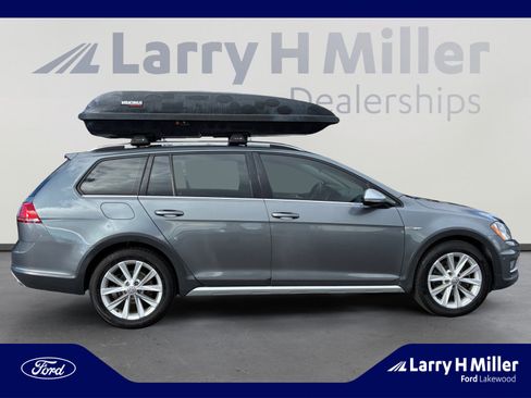 Used 2017 Volkswagen Golf Alltrack SE image 6