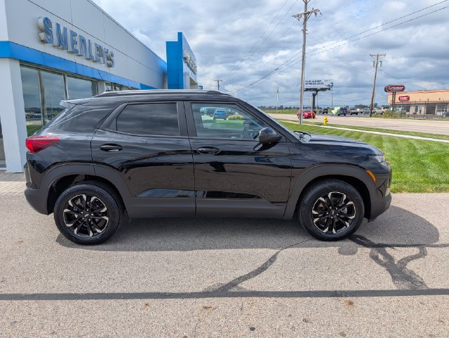 Used 2023 Chevrolet TrailBlazer LT w/ Convenience Package FWD image 2