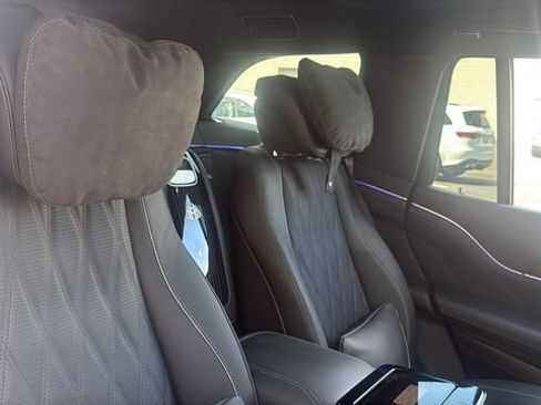 Certified 2024 Mercedes-Benz Maybach GLS 600 4MATIC image 24