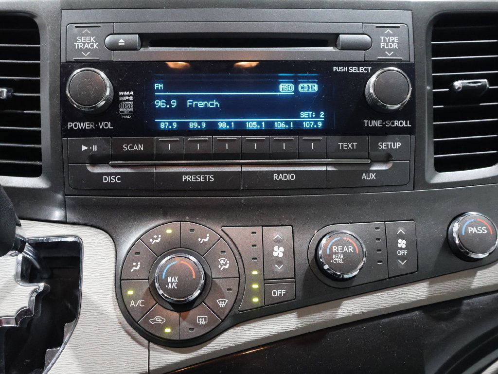 Used 2012 Toyota Sienna LE w/ Towing Pkg AWD/4WD image 22