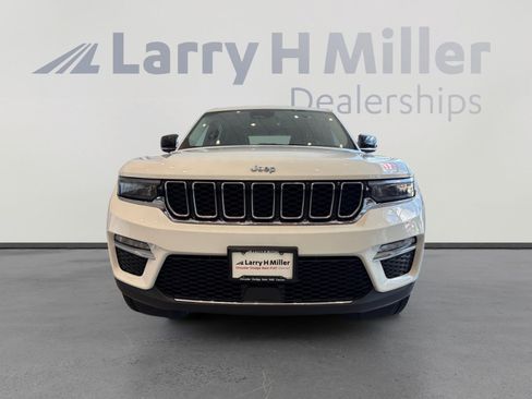 Used 2024 Jeep Grand Cherokee Limited 4xe AWD/4WD image 8