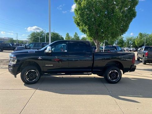 Used 2025 RAM 2500 Laramie AWD/4WD image 5