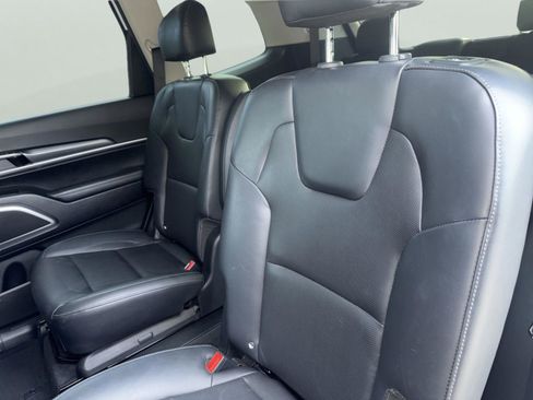 Used 2022 Kia Telluride S image 16